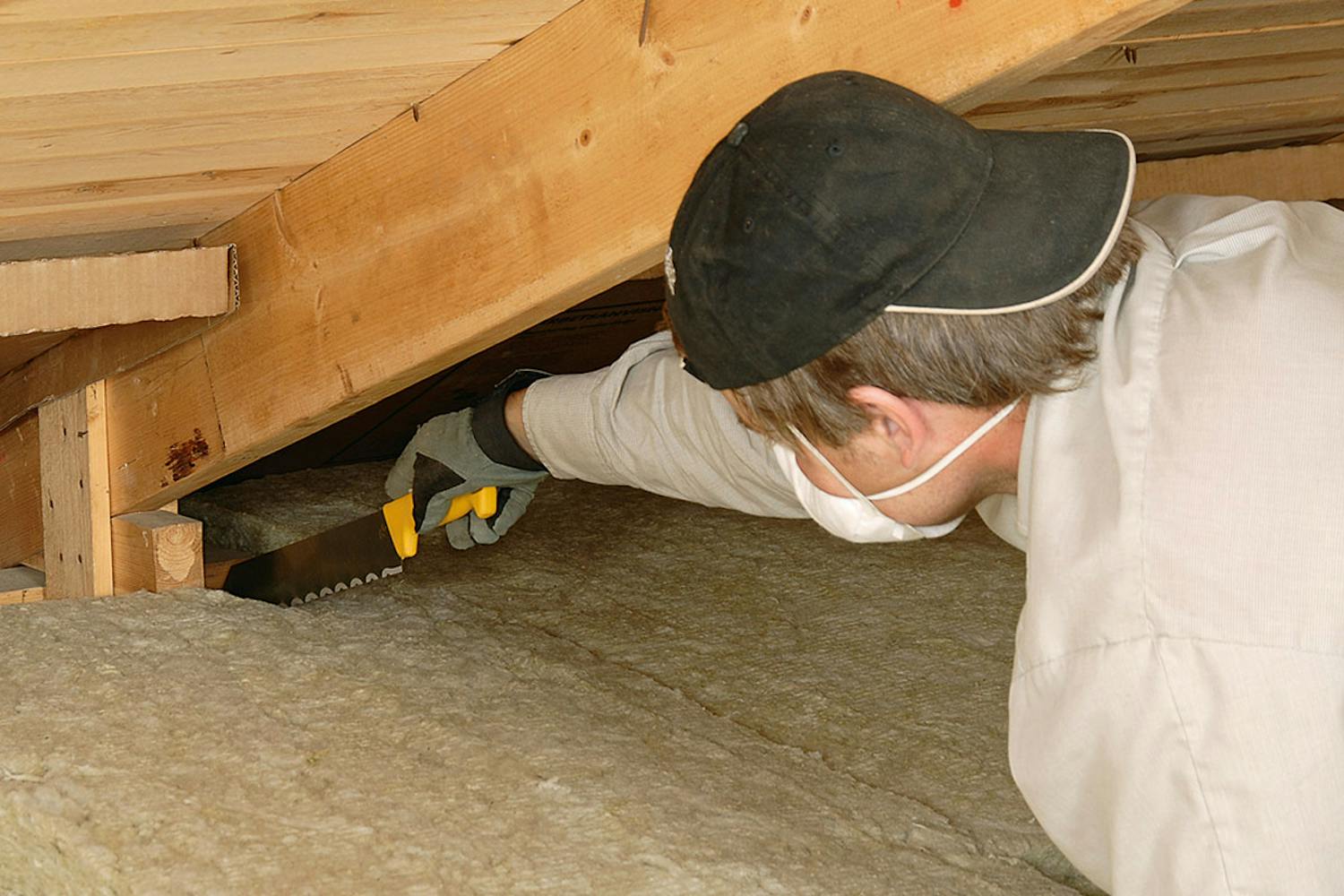 Isolera vinden och spara en förmögenhet